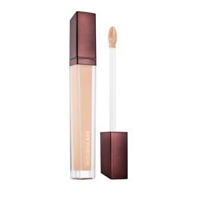 Hourglass
Vanish Airbrush Concealer color (COTTON)